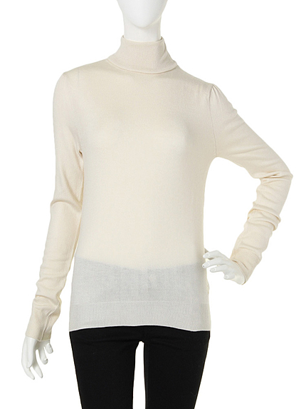 パフ袖タートルネック