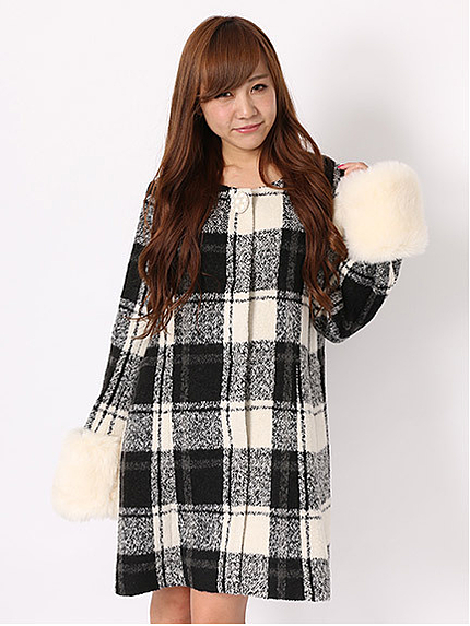 フェイクファーカフスビジューチェックコート