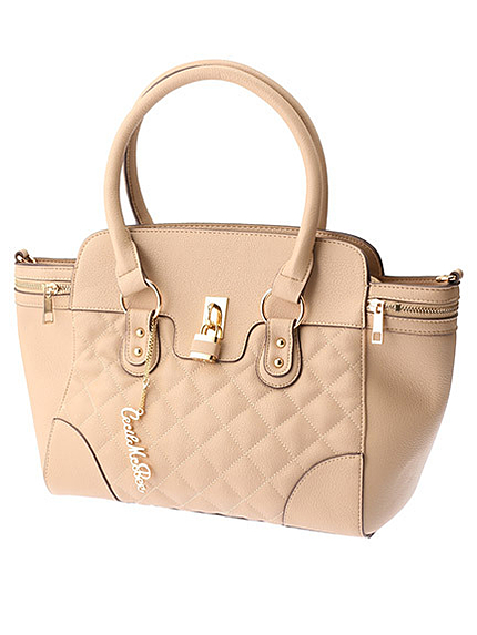 チャーム付きパドロックキルティングバッグ