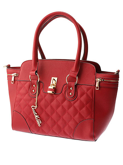 チャーム付きパドロックキルティングバッグ