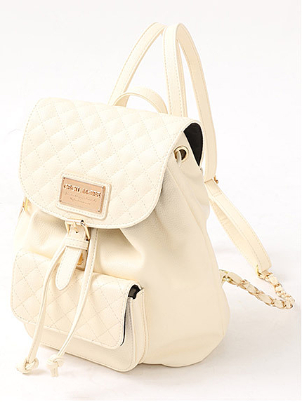 キルティングチェーンリュック