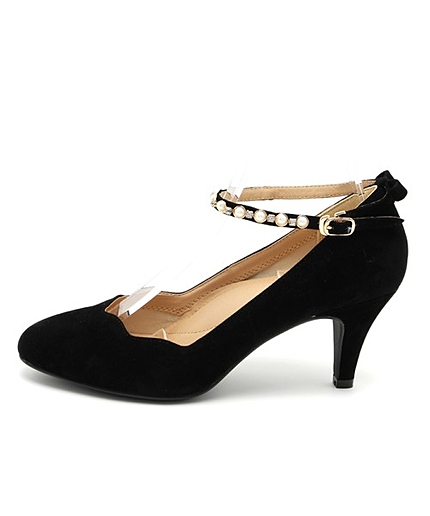 フェミニンストラップパンプス