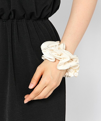 サテンパイピングシュシュ