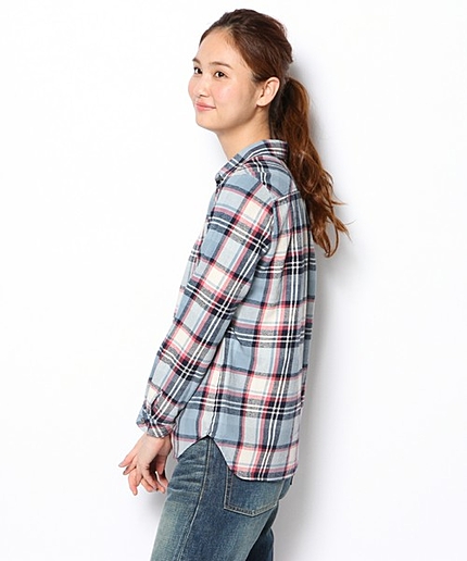 チェックシャツ