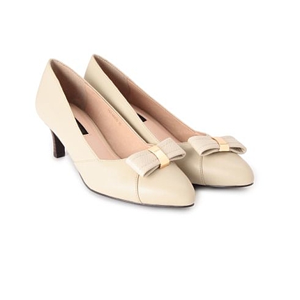 リボンクリップ付きパンプス