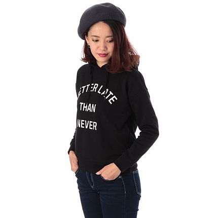 ロゴいりパーカプルオーバー