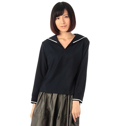 セーラーカラーブラウス