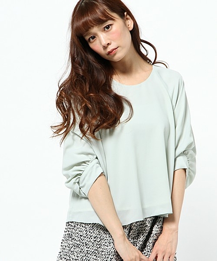 ボリュームスリーブブラウス