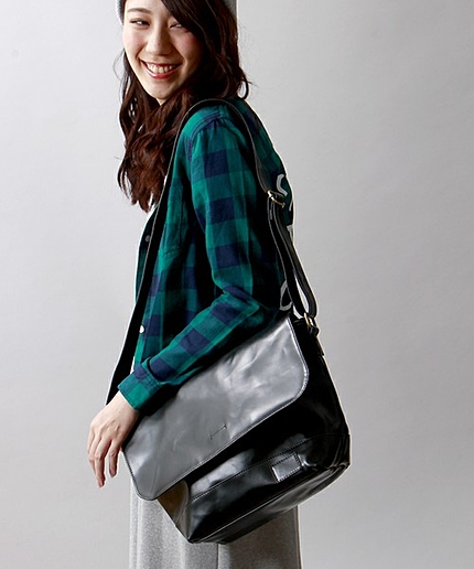 WEGO/レザータッチショルダーバッグ