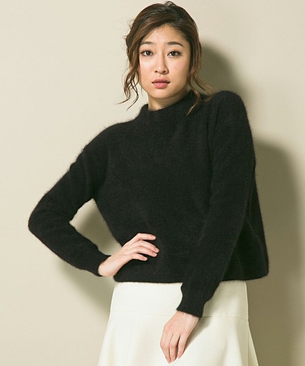 フェザーラクーンニット