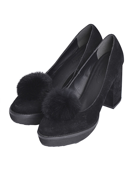 ポンポンヒールパンプス