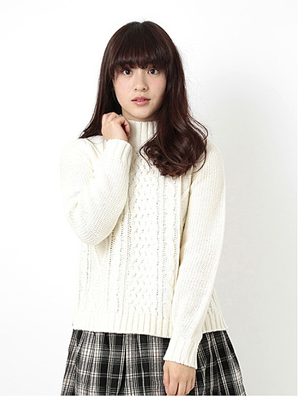 ・ハイネックケーブルニットプルオーバー