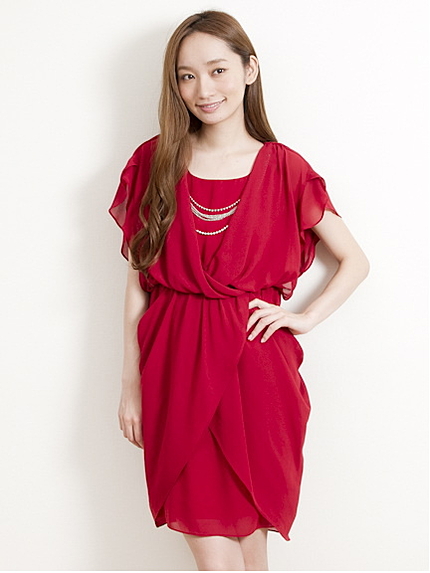 ネックレス付きドレス