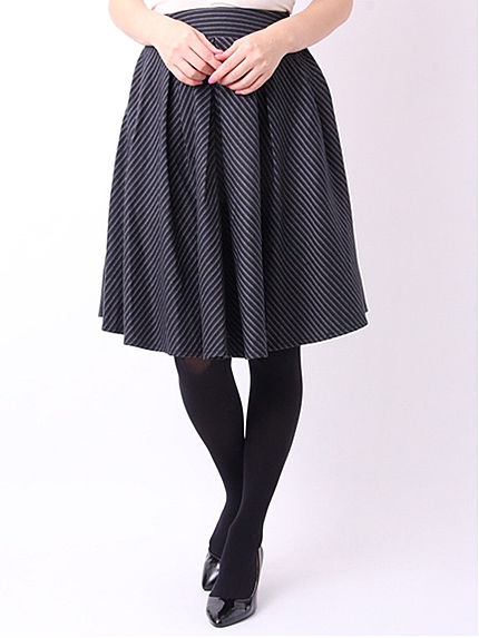 ストライプタックフレアスカート