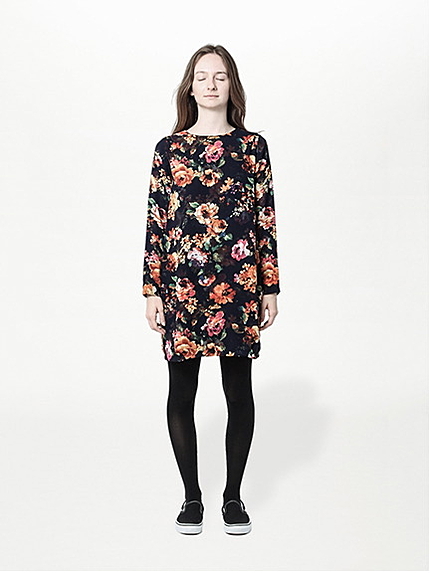 フラワープリントタックヘム長袖ワンピース