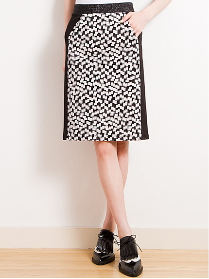 幾何学柄タイトスカート