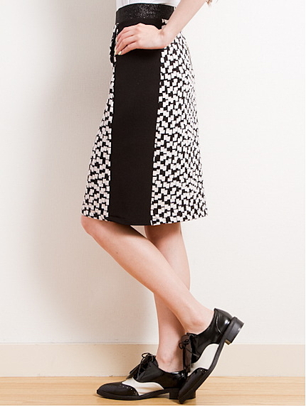 幾何学柄タイトスカート