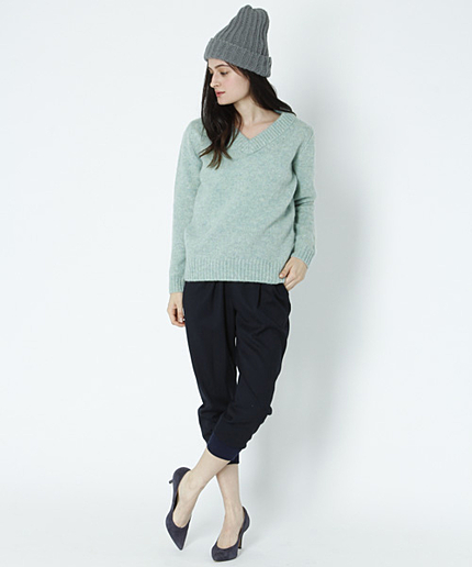 ラムVネックニット