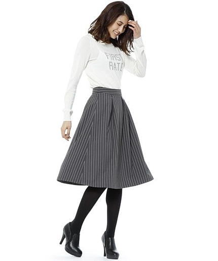 タックミディーフレアスカート