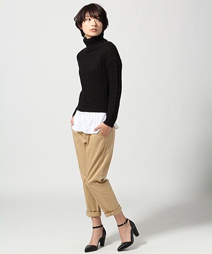 チノテーパードパンツ