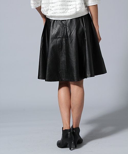 フェイクレザーサーキュラースカート