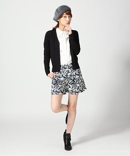 MYカーデVカーディガン