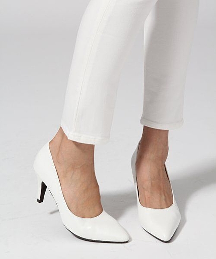 ポインテッドパンプス