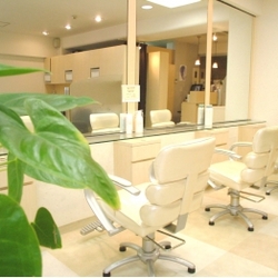 Shu shu hair　【シュシュヘアー】　池袋店