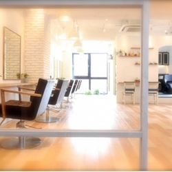 Lomalia【ロマリア表参道/原宿】