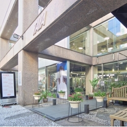 TAYA INTERNATIONAL 原宿店