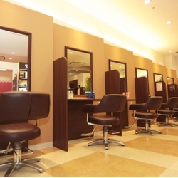 ワンダー美容室　サクラス戸塚店