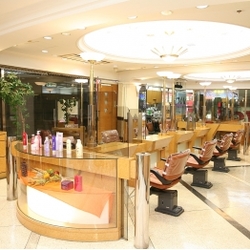 美容室ラトリエ・コモ　所沢店