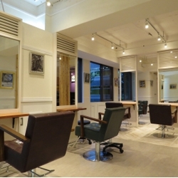 AUBE hair lily　博多2号店