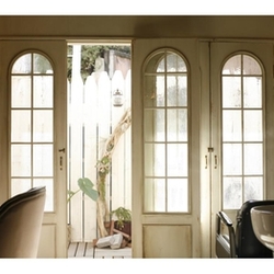 ade omotesando  【アデ　オモテサンドウ】