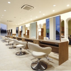 HAIR & MAKE EARTH　熊本嘉島店