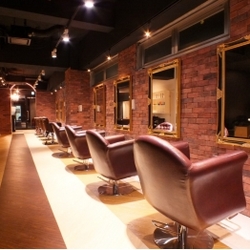 Luogia　（ルオージア）