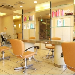 ヘアーグラシュ　日野店