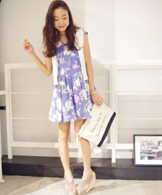 ウエストリボンフラワーワンピース