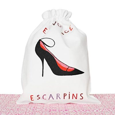 フラゴナールの手刺繍トラベルポーチ