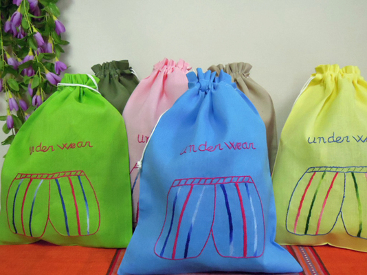 ベトナム・でかパン柄刺繍巾着(大)