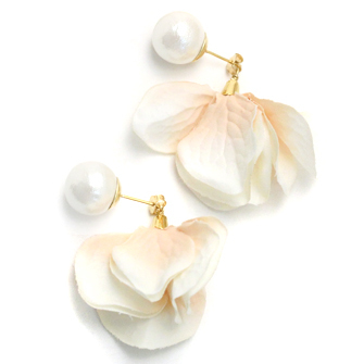 JUICYROCK Original アイボリーアートフラワースウィングピアス