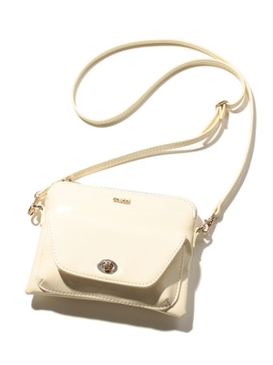 アウトポケットポシェット