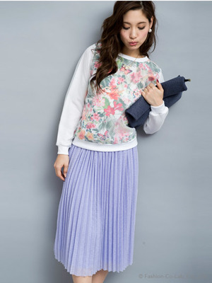 メッシュプリーツスカート