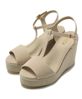 Tストラップサンパンプス