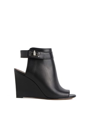 ウェッジサンダル