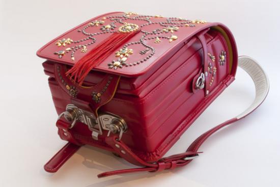 大人のランドセル赤