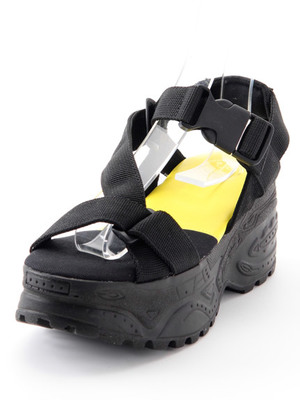 厚底ベルティッドスポーツサンダル