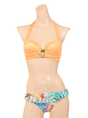 胸元パイナップルチャームホルタブラ