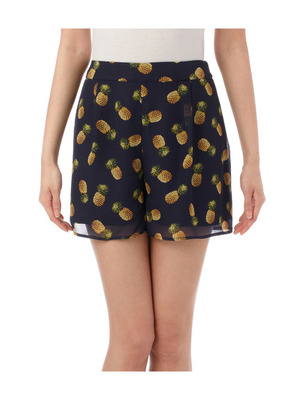 パイナップル柄ショートパンツ