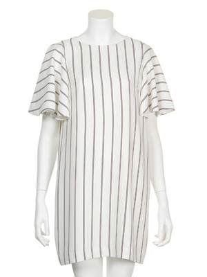 ラッフルフレアスリーブワンピース